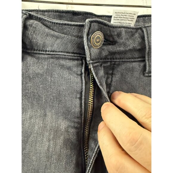 Time and Tru Jeans Womens Size 12 Black Faded Cropped Acid Wash Raw Hem Grungy - Picture 5 of 10